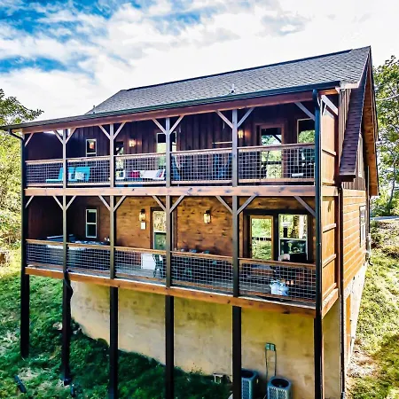 Private Secluded Chalet Luxury With Forest & Mt Views